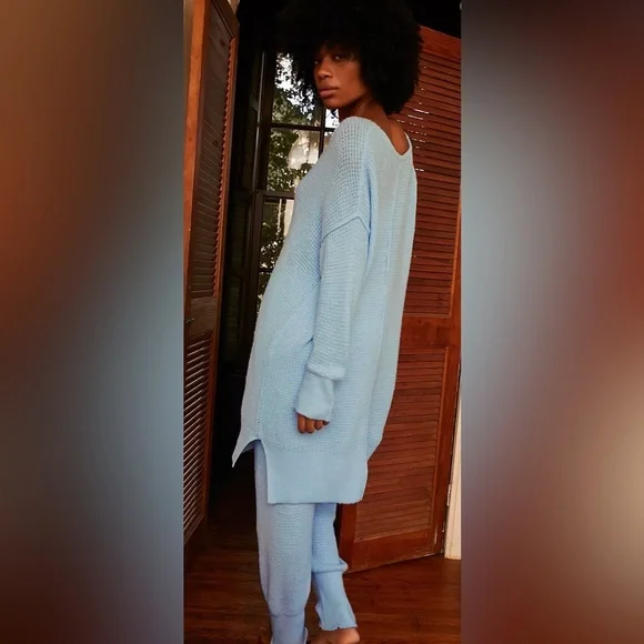 Free People C.O.Z.Y Soft Knit Pullover Lounge Top Oversized NEW Medium/Large - Picture 6 of 7